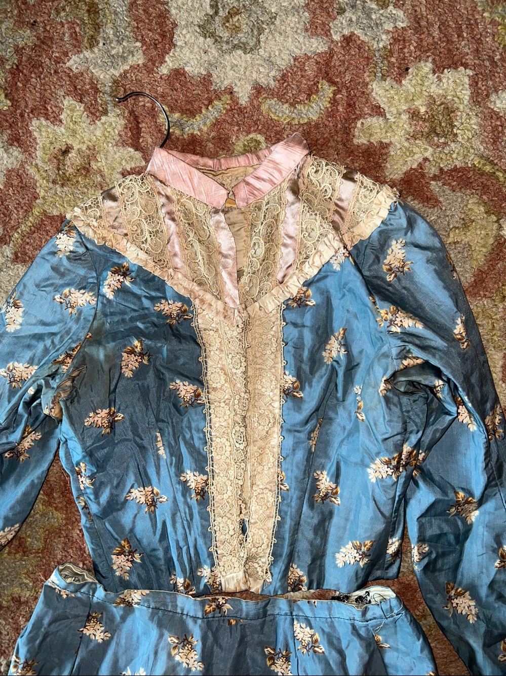Antique 1900s Victorian Dress with bustle - Picture 2 of 14